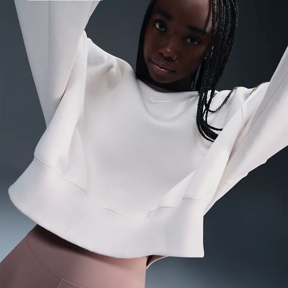 Nike Tops - Nike fleece sweatshirt xs